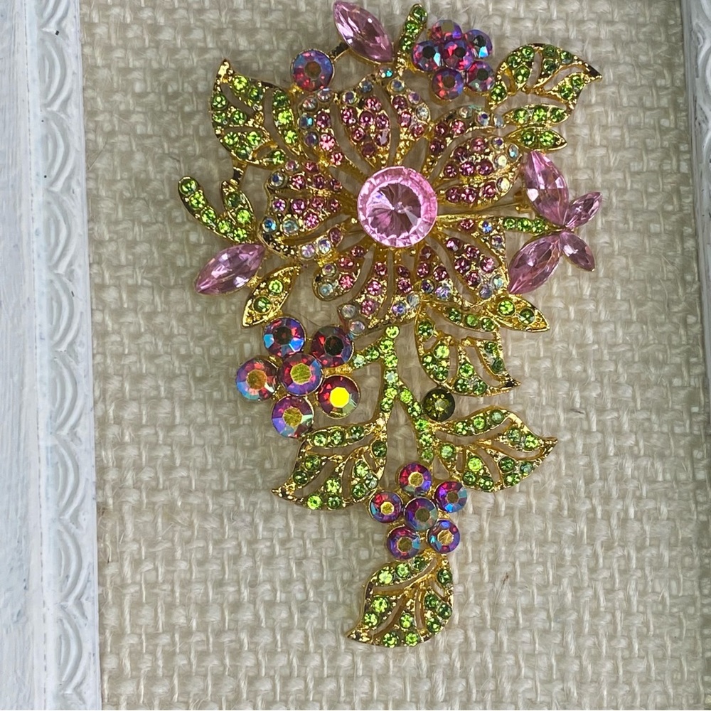 Large Flower Statement Pink Bling Brooch pin - Picture 3 of 7